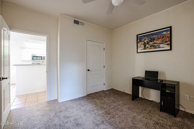 Foto del edificio - 10401 N Saguaro Blvd