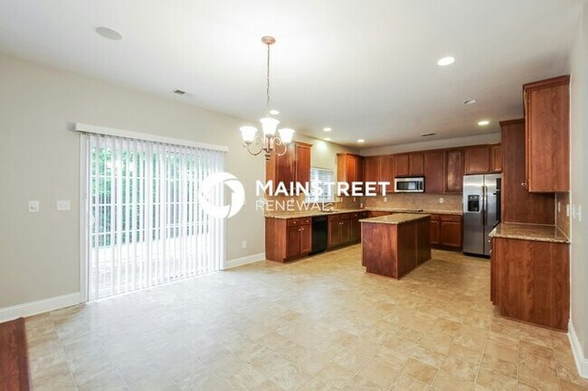 Foto del edificio - 4 Bedroom Pet-Friendly Home in Charlotte, NC with Main Street Renewal
