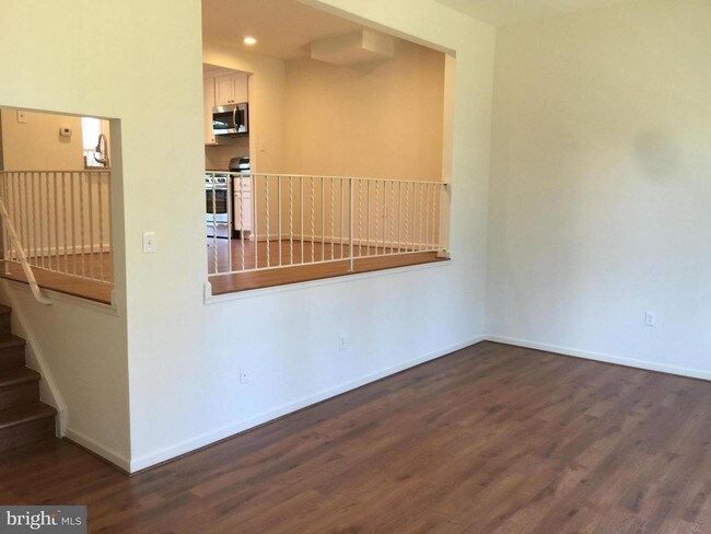 Building Photo - 536 Monet Dr