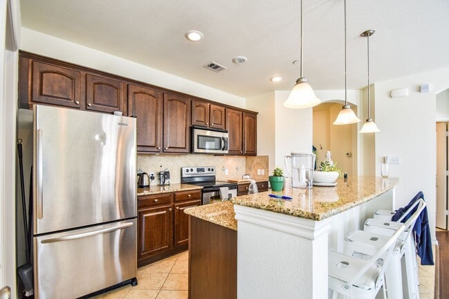 Building Photo - Washer, Dryer, and Refrigerator Stays! Upd...