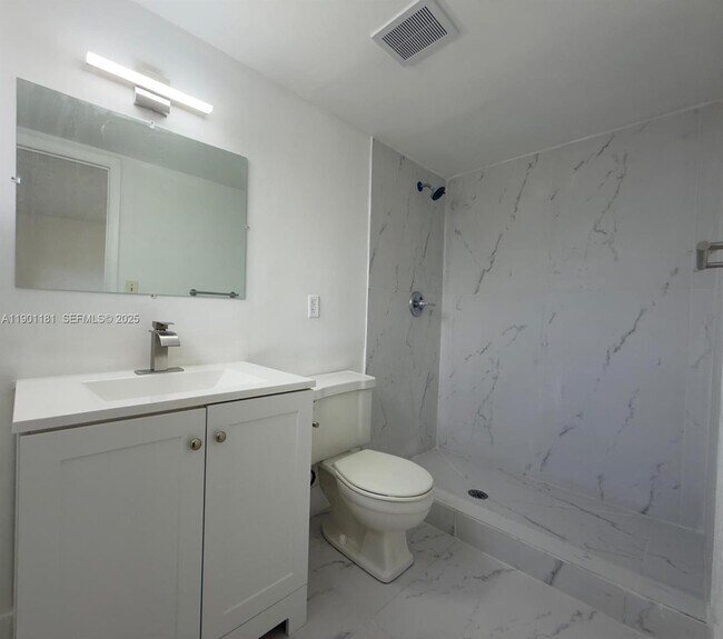 Foto del edificio - 15221 NE 6th Ave