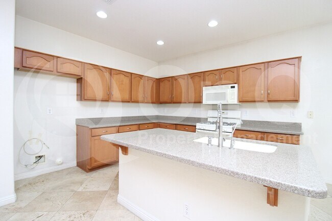 Foto del edificio - 321 N Cottonwood St