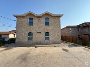 Building Photo - 3006 E Stewart St