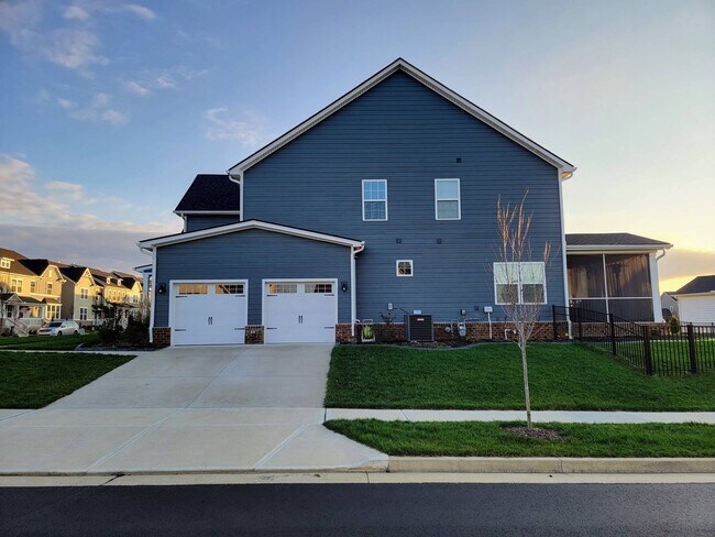 Building Photo - 1006 Oglethorpe Dr