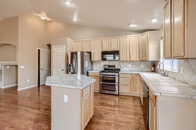 Building Photo - 15687 East 107th Way