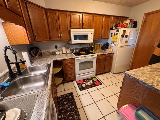 Building Photo - Italian Estates Property Management