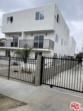 Building Photo - 1237 N Kenmore Ave