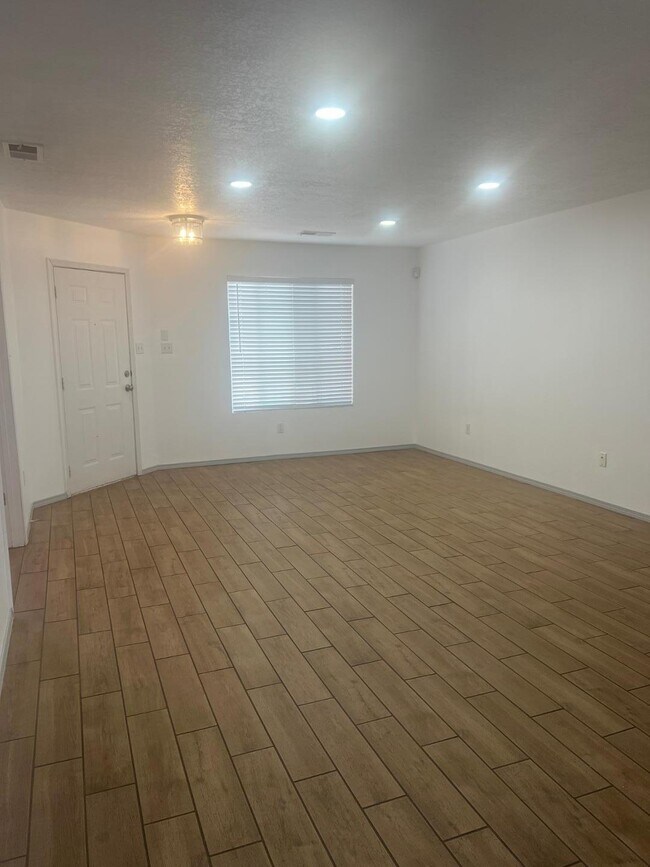 Foto del edificio - 440 Adirondack Pl SE