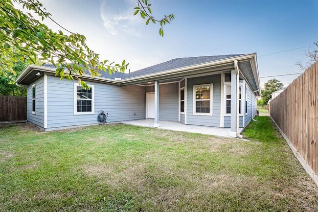 Foto del edificio - 3638 Lydia St