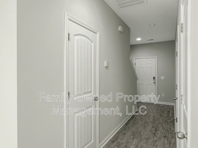 Building Photo - 540 Truman Dr