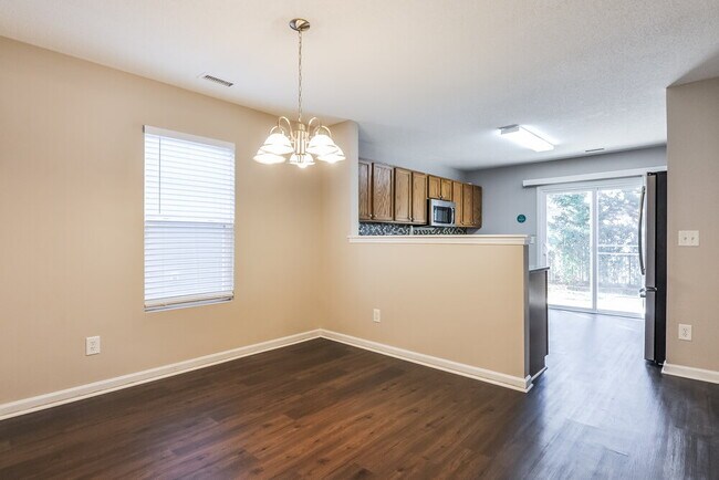 Building Photo - 21 Valleyfield Dr