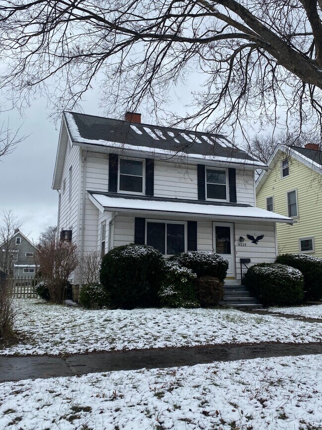 Building Photo - 14228 Bayes Ave
