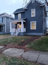 Building Photo - 564 E Chestnut St