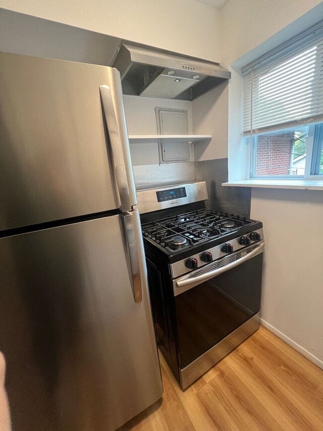 Building Photo - 5533 Southwest Ave