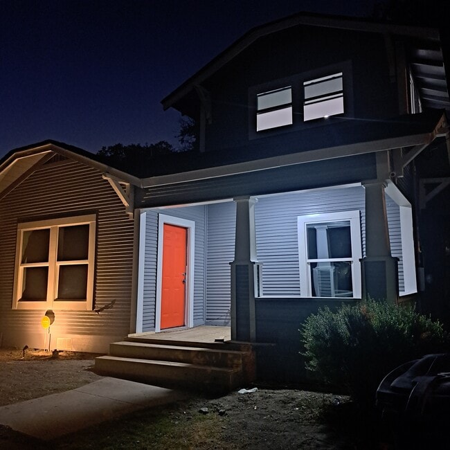 Foto del edificio - 539 Hicks Ave