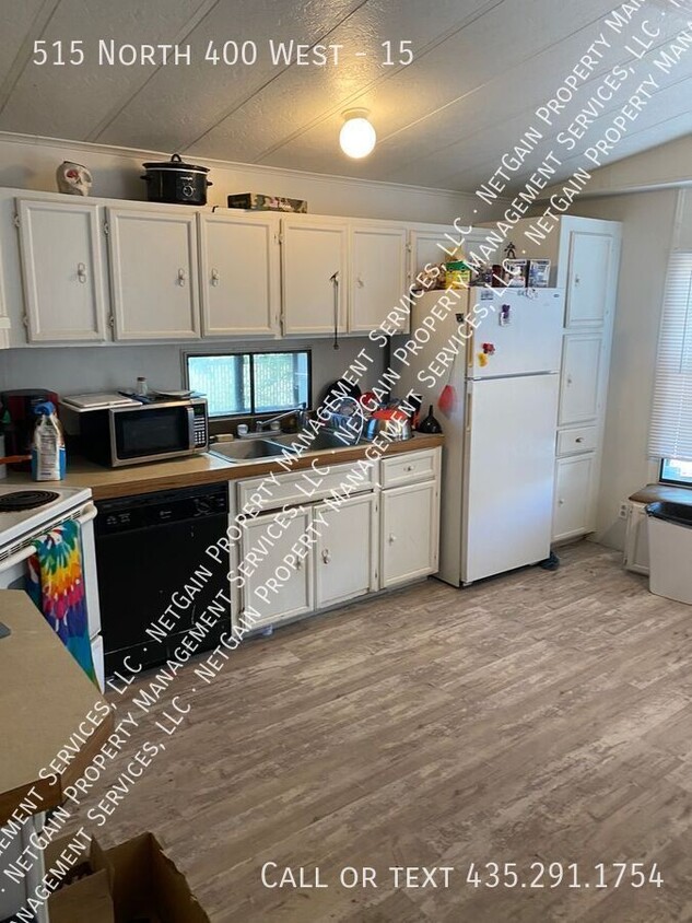 Building Photo - Pet Friendly 2 Bedroom trailer