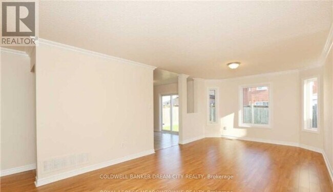 Building Photo - 123 Woodvalley Dr