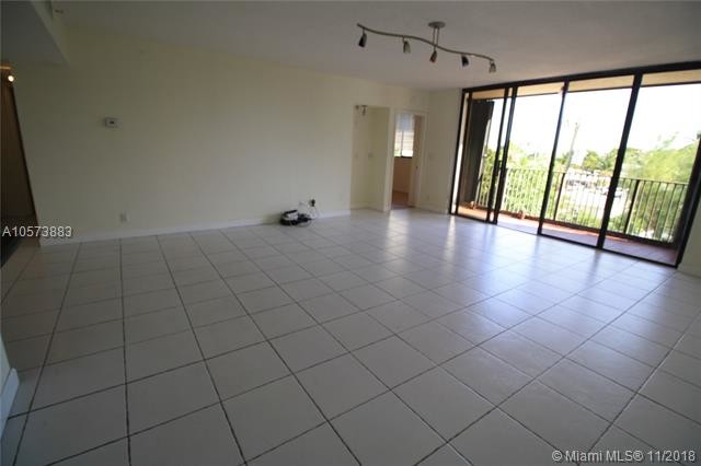 Foto del edificio - 2300 NE 33rd Ave