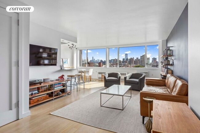 Building Photo - 333 E 14th St