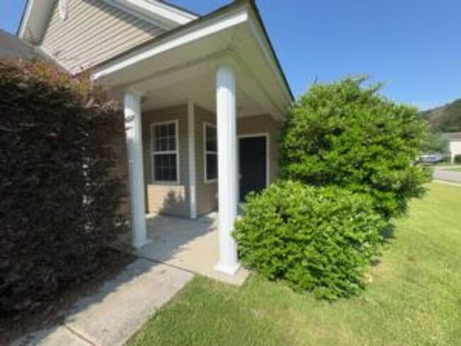 Building Photo - Foxbank Charm Awaits