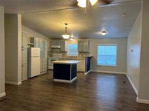 Building Photo - 23905 Cicada Cir W