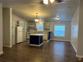 Building Photo - 23905 Cicada Cir W