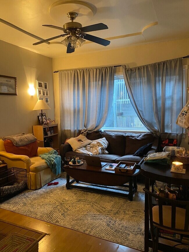 Foto del edificio - 2627 N Mildred Ave