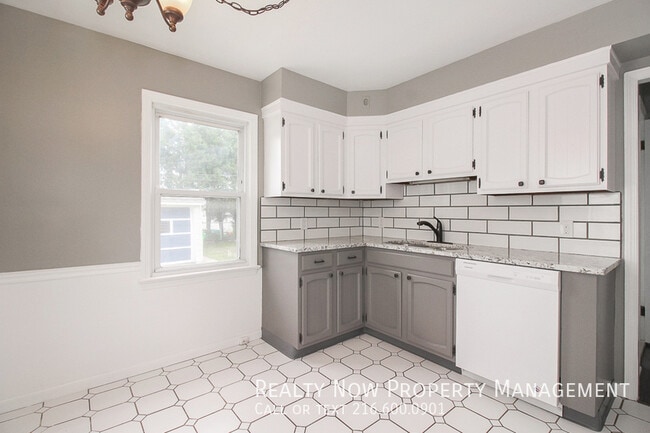 Building Photo - 11912 Derby Rd