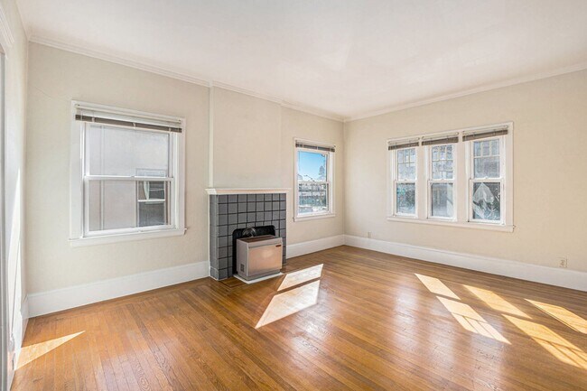 Building Photo - 316 51st St