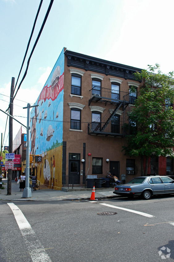Primary Photo - 713 3rd Ave