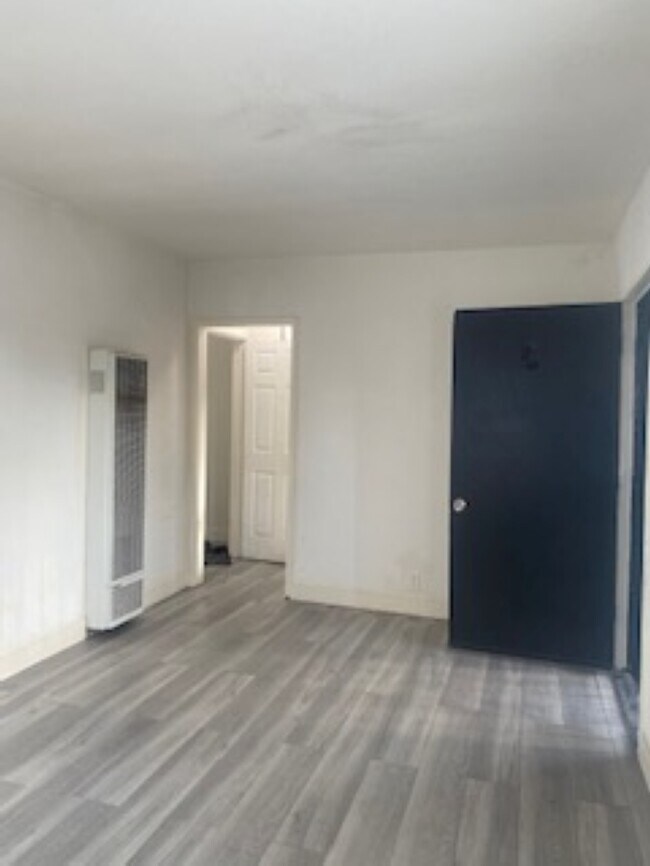 Living room entrance - 6826 Perry Rd