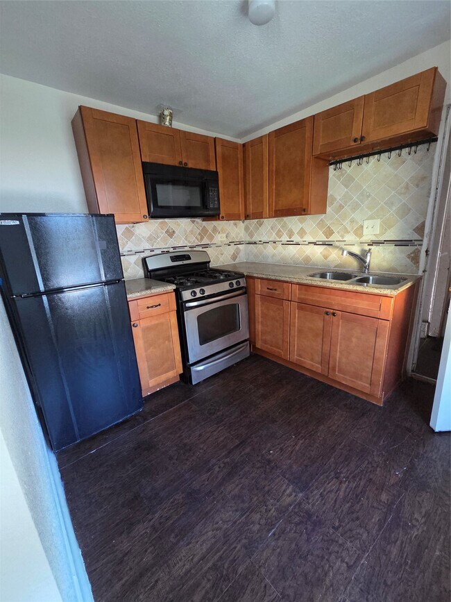 Foto del edificio - 302 N 71st St