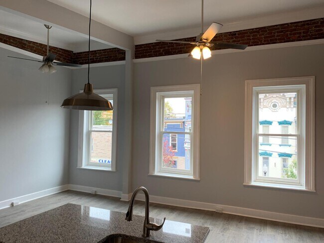 Foto del edificio - 293 Lark St