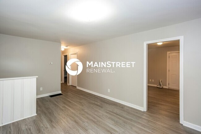 Foto del edificio - 3 Bedroom Pet-Friendly Home in Charlotte, NC with Main Street Renewal