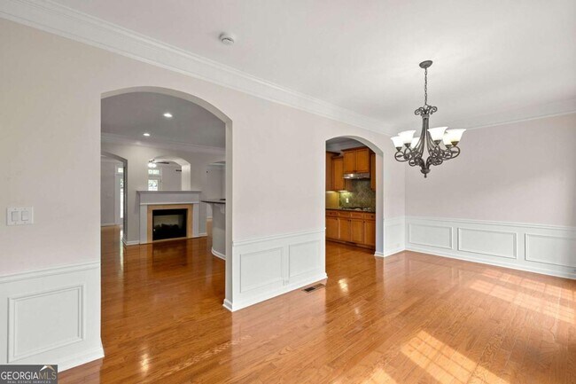 Building Photo - 10870 Brunson Dr