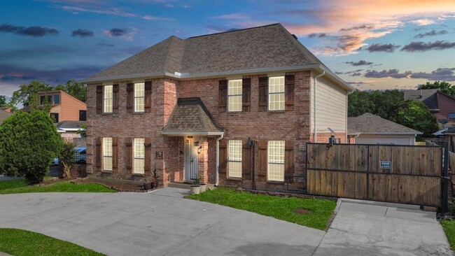 Foto del edificio - 11411 Briar Forest Dr