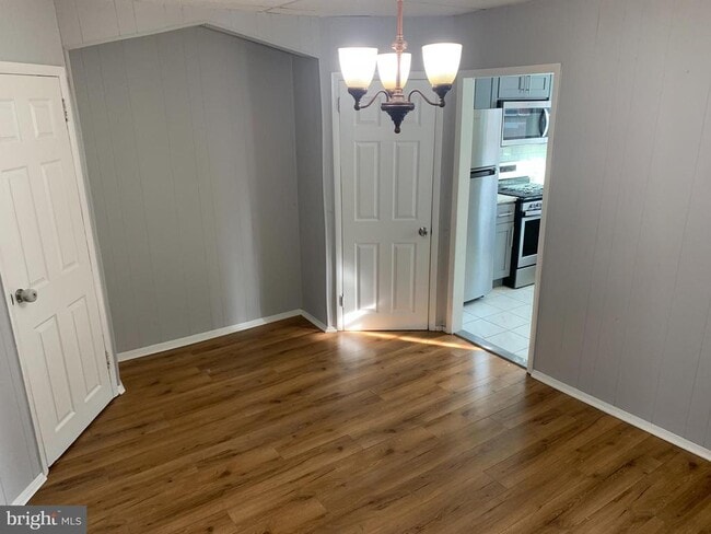 Foto del edificio - 4135 Gilham St