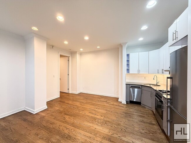 Building Photo - EASTERN PARKWAY / Crown Heights 1-Bed 1-Bath