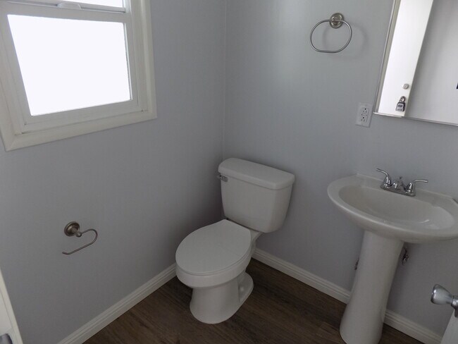 Bathroom - 33 Granada Ave