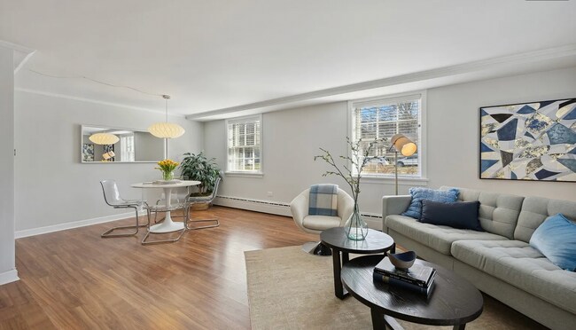 Foto del edificio - 1400 Hinman Ave