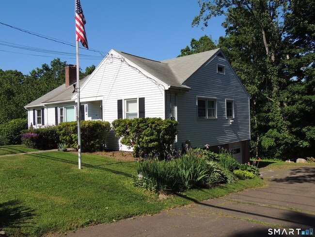 Foto del edificio - 87 Hotchkiss Grove Rd