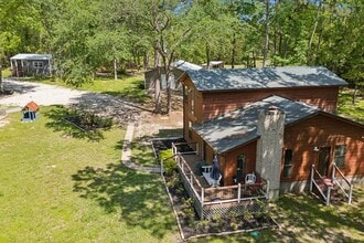 Building Photo - 10 Boat Launch Rd