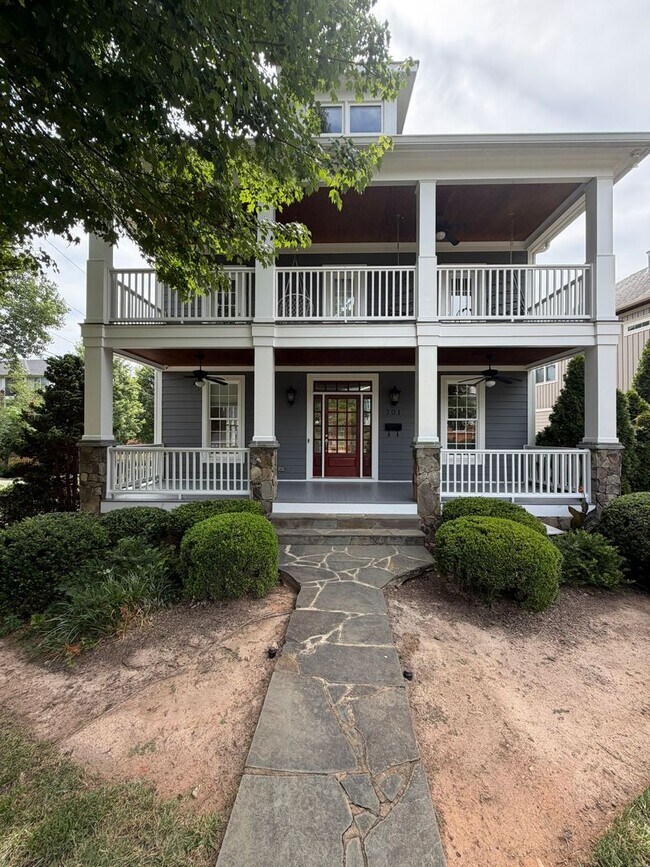 Foto del edificio - Spacious~Charming~Dilworth! 3800 SF 4 Beds 3.5 Baths