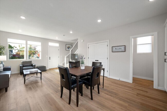 Foto del edificio - Move In Special- Up to 3 Months Free !! Ne...