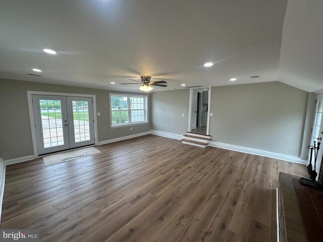 Foto del edificio - 22918 Three Notch Rd