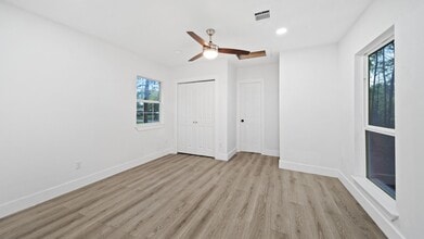 Building Photo - 17411 Rolling Hill Ln