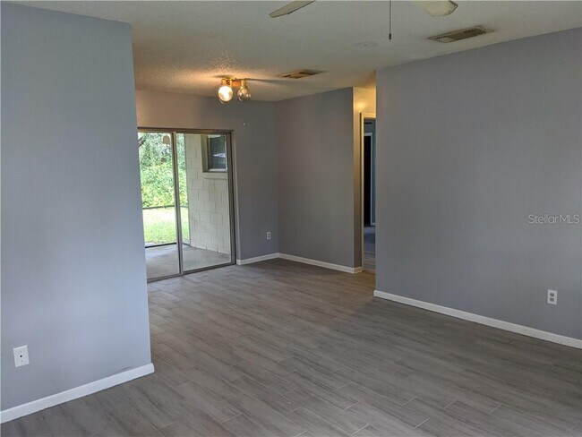 Building Photo - 2352 Arbor Ct
