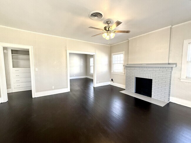 Foto del edificio - 409 B St NW