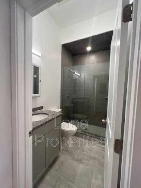 Foto del edificio - 76 Beachland Ave
