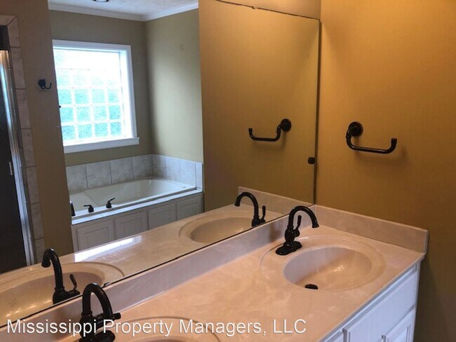 Foto del edificio - 2 br, 2.5 bath House - 28 Clarke Street